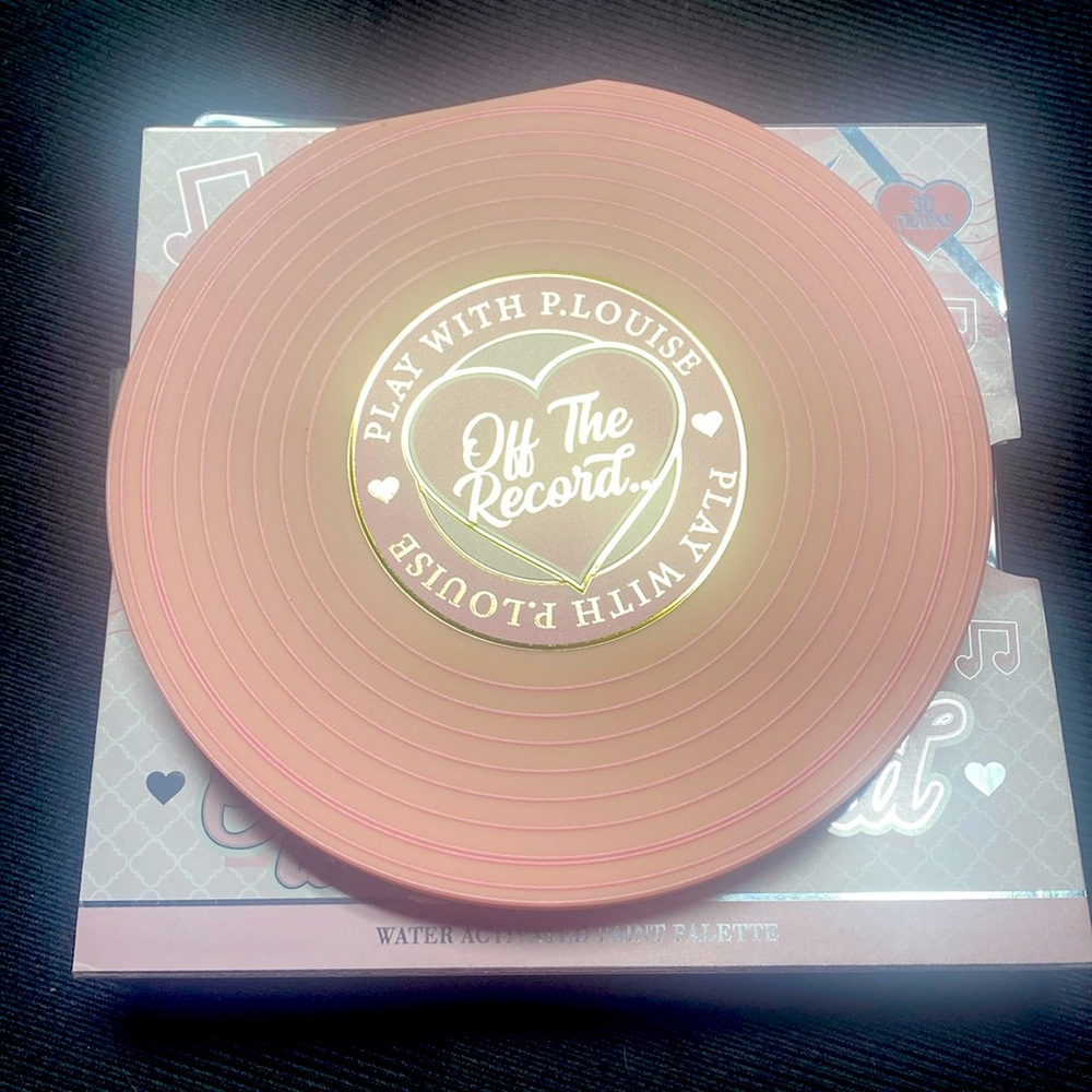 New viral plouise off the record you rock my world water activated liner.